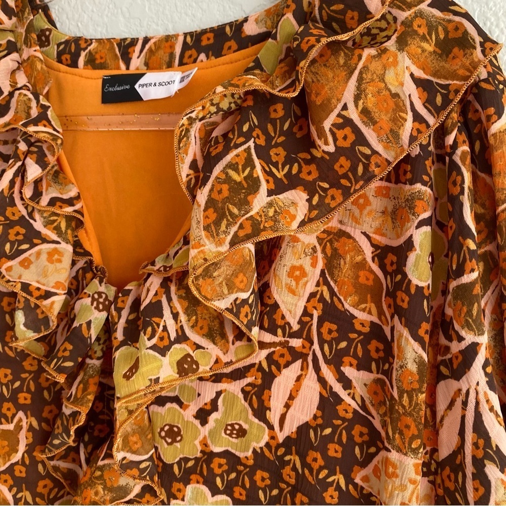 The Brunatti V-Neck Ruffle Dress in Apricot Floral - Picture 10 of 13
